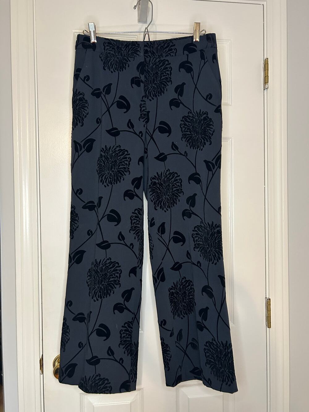 Willi Smith Womens 6 Gray Black Floral Flocked Velvet Straight Leg Pants